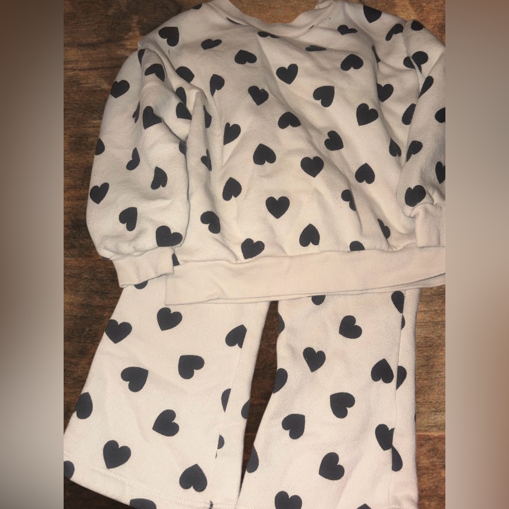 GAP Cream and Black Heart Print Kids Matching Set